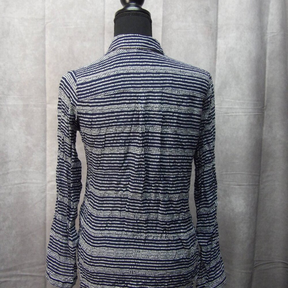 Blue and white cloth + stone polka dot button up blouse. Size XS - Picture 7 of 9